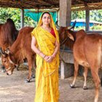 स्व सहायता समूह से जुड़कर आत्मनिर्भर बनीं मीना दीदी