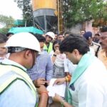 केंद्रीय मंत्री सिंधिया ने राज्य के मंत्रिगणों के साथ मल्टीलेवल कार पार्किंग का किया निरीक्षण