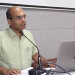 सीएम हेल्पलाइन एवं संबल योजना के लंबित प्रकरणों के निराकरण में लापरवाही स्वीकार्य नहीं : श्रम सचिव रघुराज राजेन्द्रन
