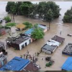 नेपाल में भारी बारिश और तूफान से तबाही, बाढ़-लैंडस्लाइड में 21 की मौत