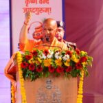 आक्रांता मंदिर तोड़ सकता है, हमारी आस्था नहीं: सीएम योगी