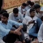 भोपाल में 3 दिन से सड़क पर डॉक्टर्स, MP में OPD-OT ठप; स्टाइपेंड बढ़ाने पर अड़े इंटर्न