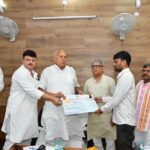 सीएम योगी के निर्देश पर आपदा पीड़ितों को तत्काल मिल रही राहत, 24 घंटे में चार-चार लाख की आर्थिक सहायता
