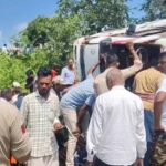 यात्रियों से भरी बस बेकाबू होकर पलटी, हादसे में एक की मौत और 20 घायल