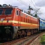 दिल्ली-अंबाला रूट पर OHE लाइन टूटी, ट्रेनें फंसीं
