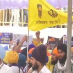 अमेरिकी राजदूत के दरबार साहिब पहुंचते ही लहराए खालिस्तानी झंडे