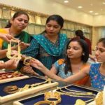 US के फैसले का असर, सोने-चांदी के भाव में बड़ी गिरावट; चांदी ₹2,300 सस्ती