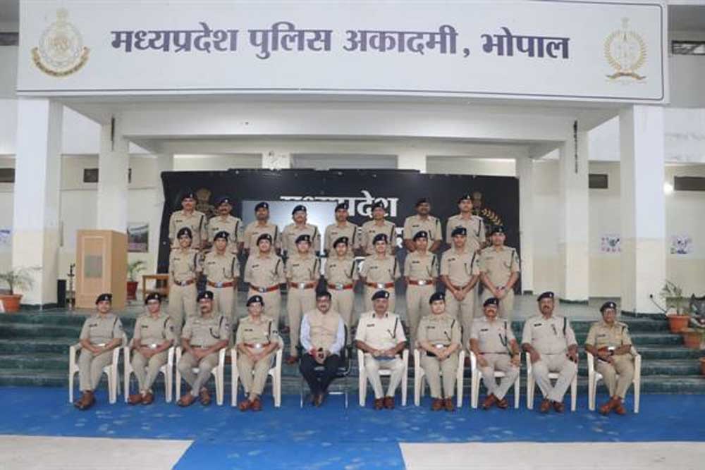 pOLICE_05.jpg