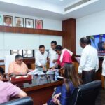 पर्यटन एवं संस्कृति मंत्री  राजेश अग्रवाल ने मंत्रालय स्थित कार्यालय में आगंतुकों से की मुलाकात