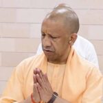 सीएम योगी ने दो परिवारों को दी आर्थिक सहायता