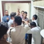 कोरबा के होटल में धर्मांतरण के आरोप पर हंगामा, बजरंग दल ने जताया विरोध