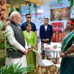 प्रधानमंत्री श्री नरेन्द्र मोदी ने छत्तीसगढ़ के स्टाल की सराहना की