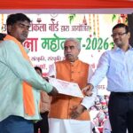 योगी सरकार की पहल से सरकारी अस्पतालों में बढ़ेगी यूपी के बुनकरों के उत्पादों की पहुंच